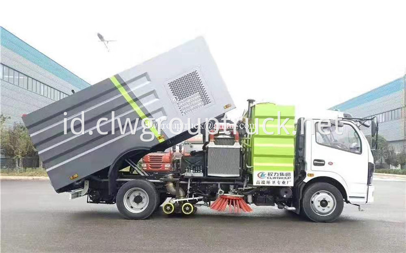 Road Sweeper Truck 5